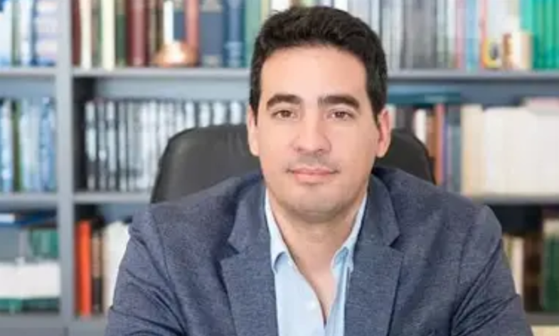 Adrián Ravier propuso reducir el gasto público al 25% del PBI como medida clave para la&nbsp;estabilidad