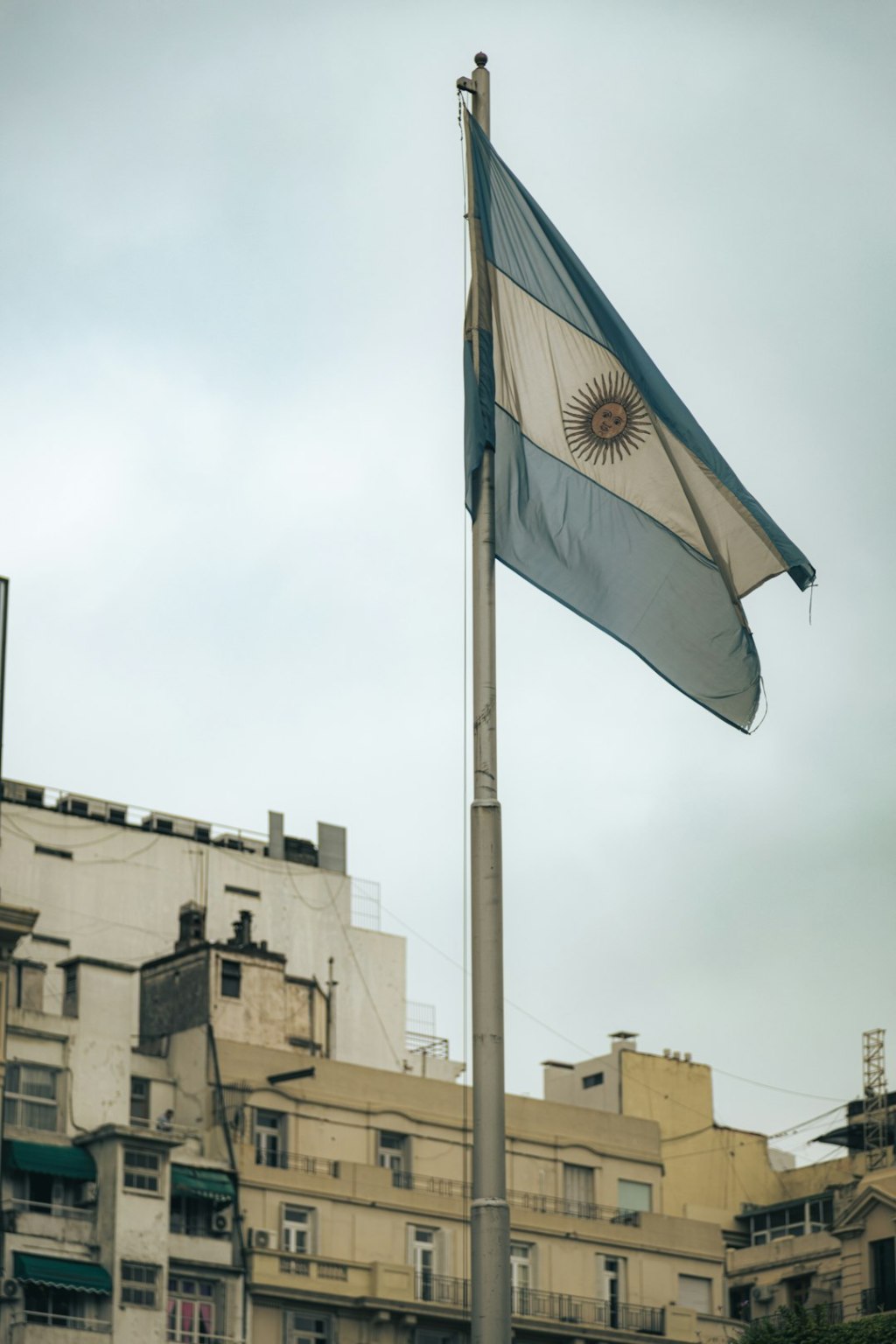 Milei separa el fútbol de la diplomacia tras victoria sobre Inglaterra