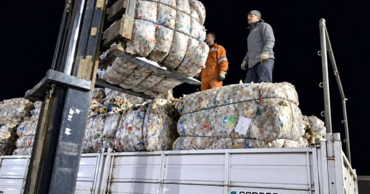 Emprendedores de Río Negro concretaron su primera exportación de lana ovina premium a Uruguay para la industria textil de lujo